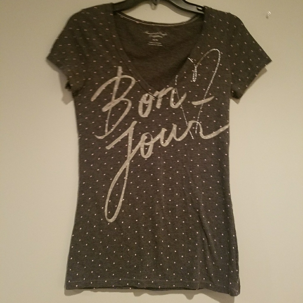 American Eagle v-neck tee size M